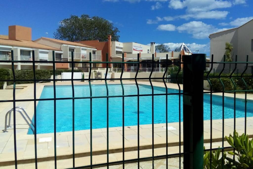 Capao Appartement Climatise Grande Terrasse Place Parking & Piscine Agde Exterior photo